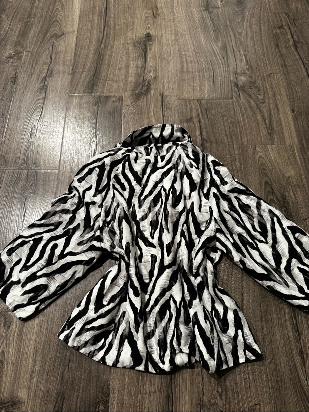 Chico’s size 2 large Black & White Zebra print jacket women full zip - Picture 5 of 5